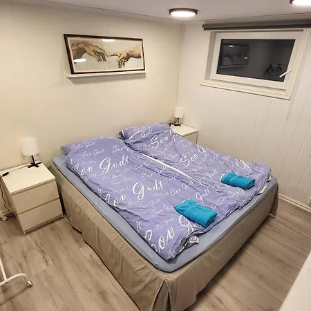 Fin I Stille Og Rolig Omrade Med Gratis Privat Parkering! * Stavanger