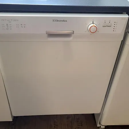 Fin I Stille Og Rolig Omrade Med Gratis Privat Parkering! * Stavanger