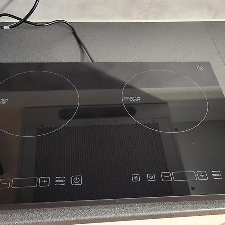 Apartment Fin I Stille Og Rolig Omrade Med Gratis Privat Parkering! *