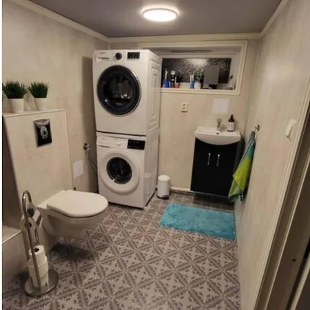 Fin I Stille Og Rolig Omrade Med Gratis Privat Parkering! Apartment Stavanger